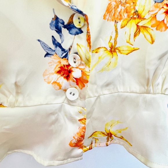 Lulu’s Into the Bliss Cream Floral Print Short Sleeve Crop Top Size SMALL - Picture 8 of 14